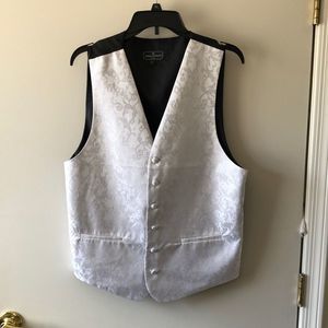 Bruno Piattelli  Tuxedo Vest Size L Gently used White Paisley front